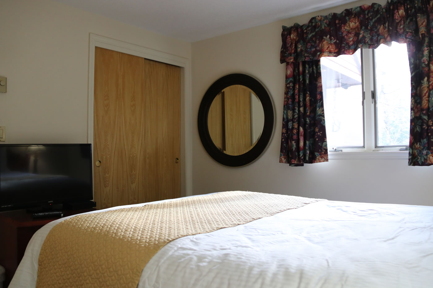Bed One Bedroom Condo Nordic Village Resort