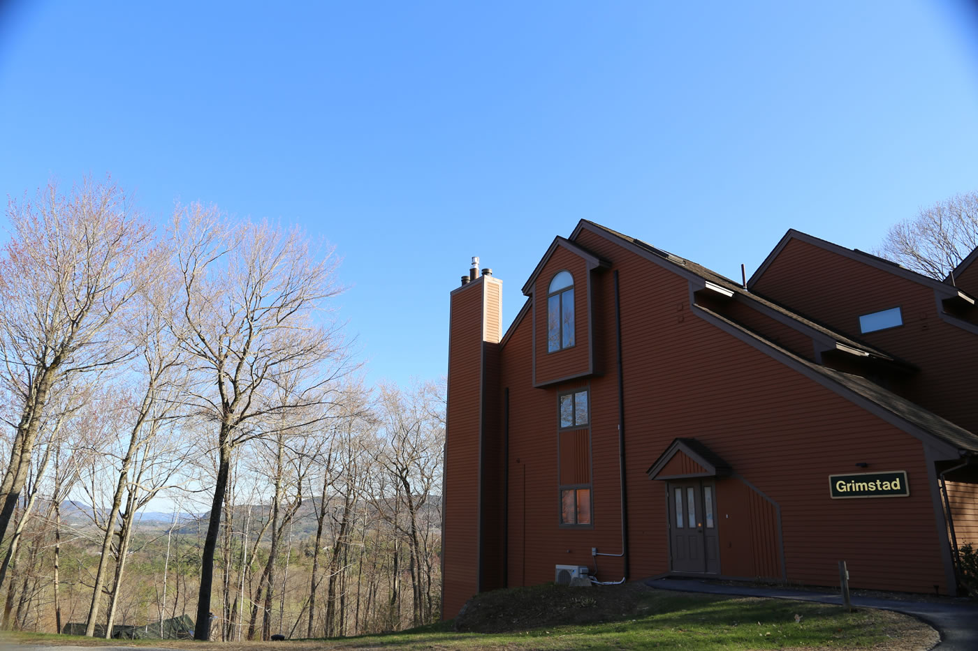 grimstad building outdoor view