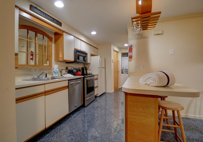 Kitchen Counter Hallsburg Deluxe Condo Nordic Village Resort