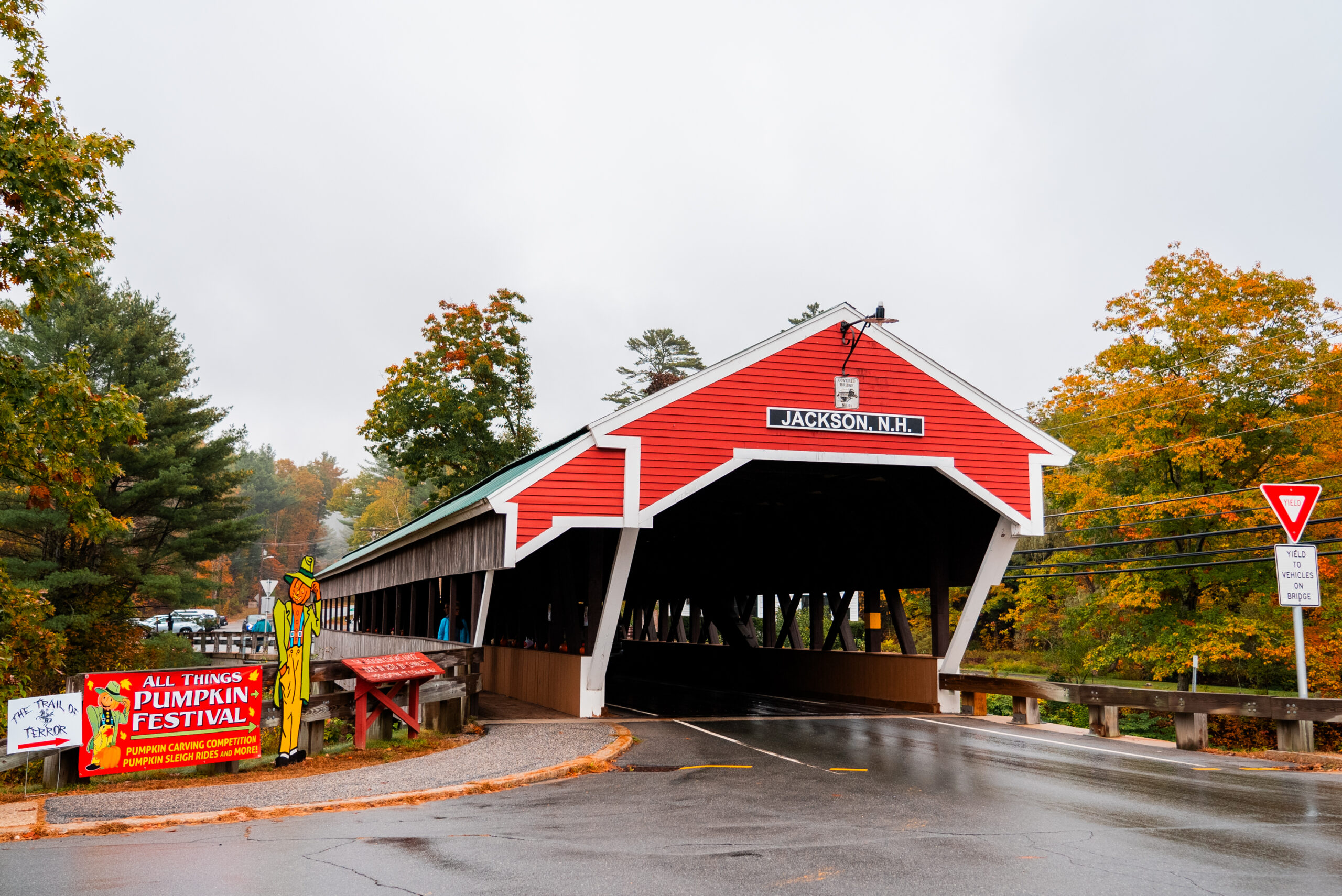 Jackson Bridge during fall in the white mountains